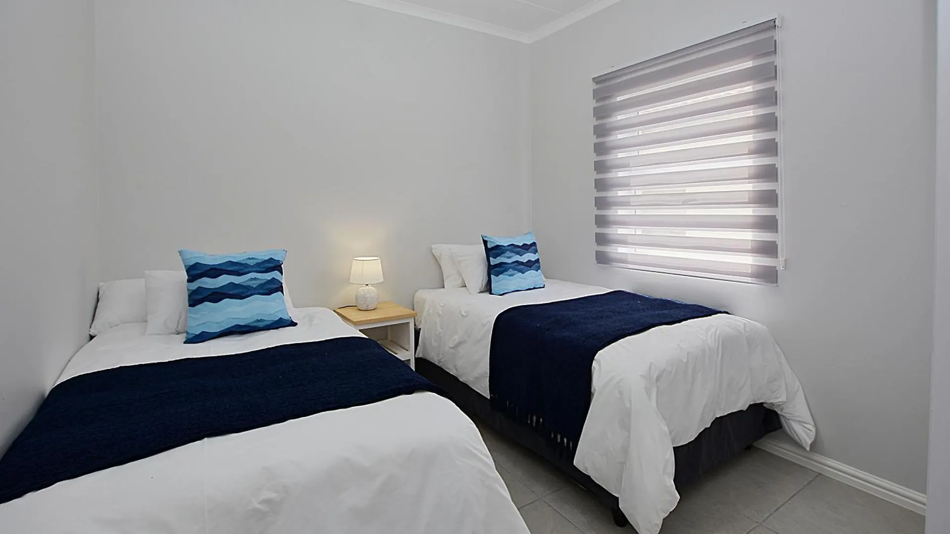 Leetch Views 2J Apartment Cape Town 0*,  South Africa